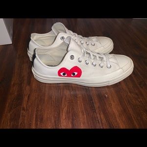 Comme des Garcons PLAY Low Top Converse